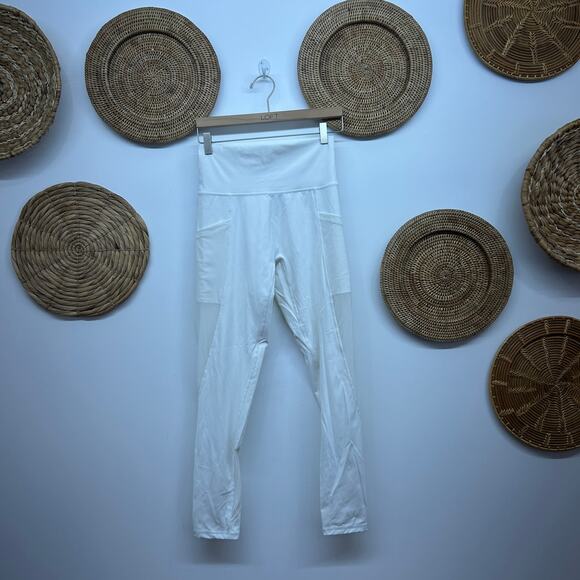 Offline by Aerie White High Rise 7/8 Legging Large LONG Mesh Pockets Activewear - Picture 1 of 6